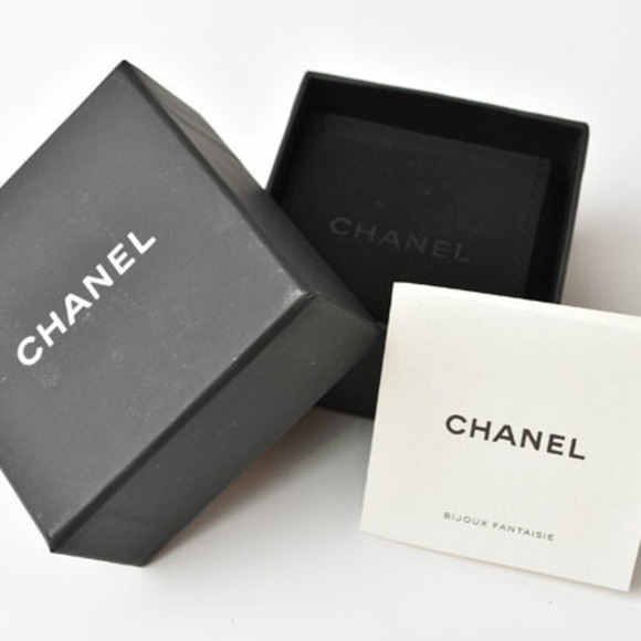 CHANEL Gold Earrings - Picture 6 of 6